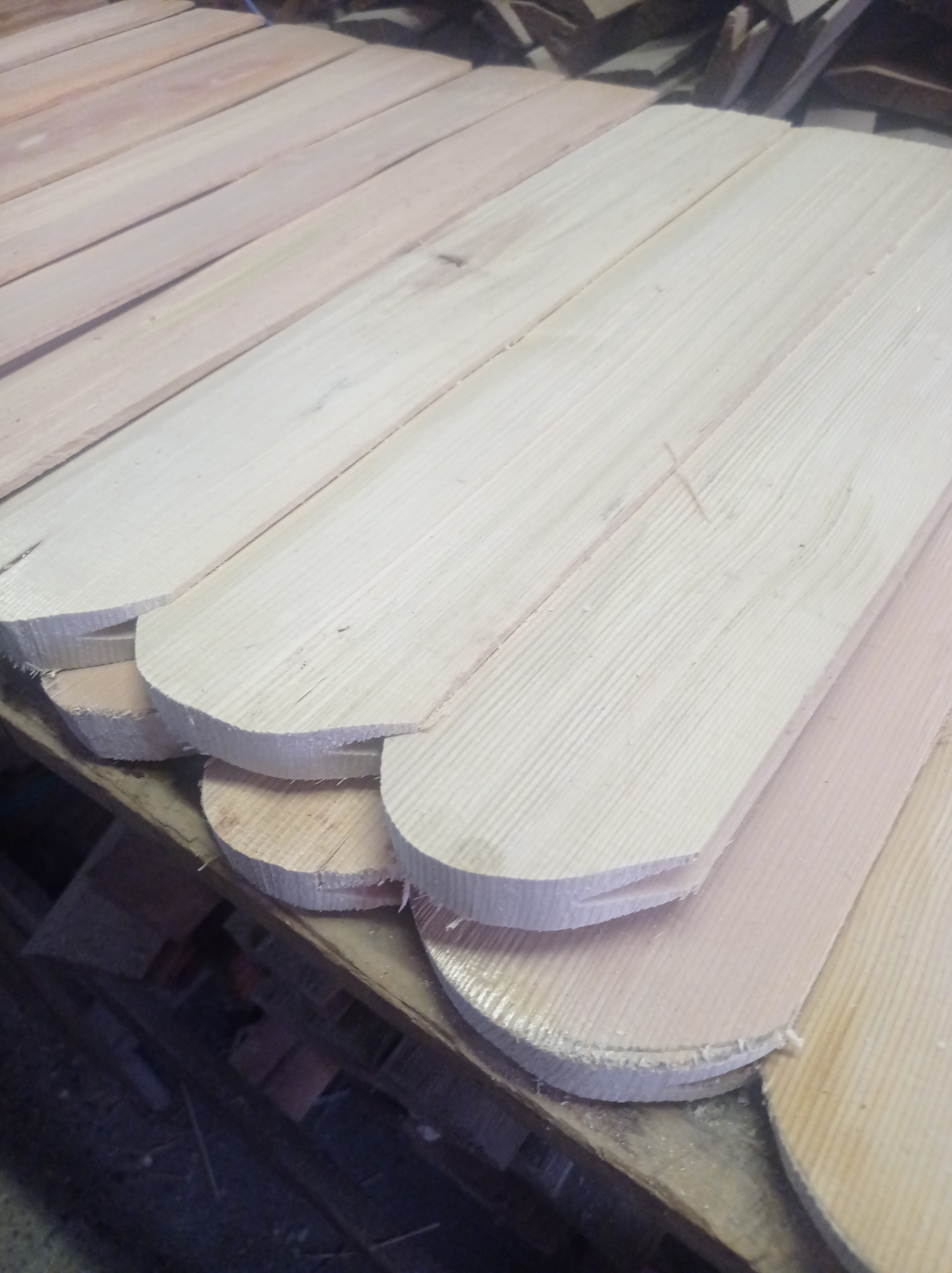 Vyřezávaný šindel smrkový valašský